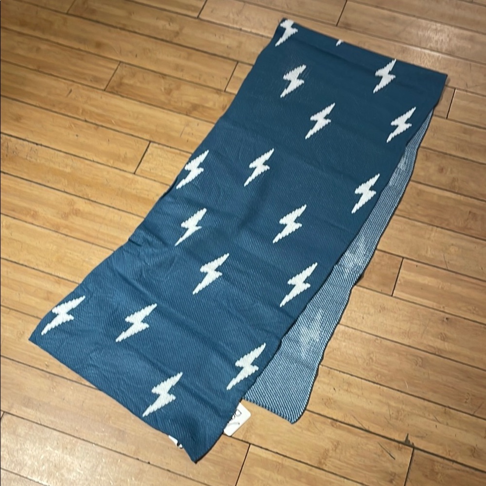 DAVI &‎ DANI Blue Lightning Bolt Scarf